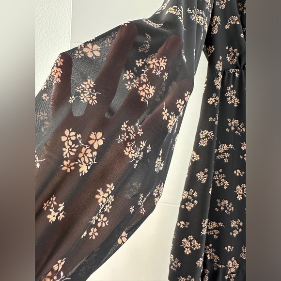 Forever 21 Black Floral Ruffle Hem Mini Dress with Sheer Sleeves fall chic M - Picture 10 of 13